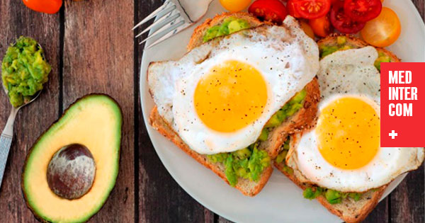 15 рецептов сытного белкового завтрака