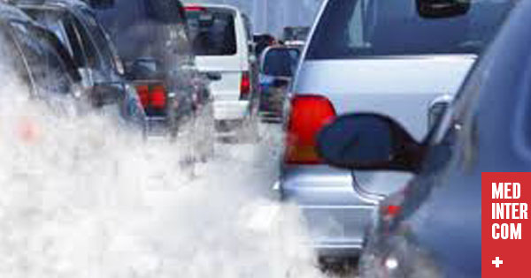Городской снег загрязнен автомобильными выбросами