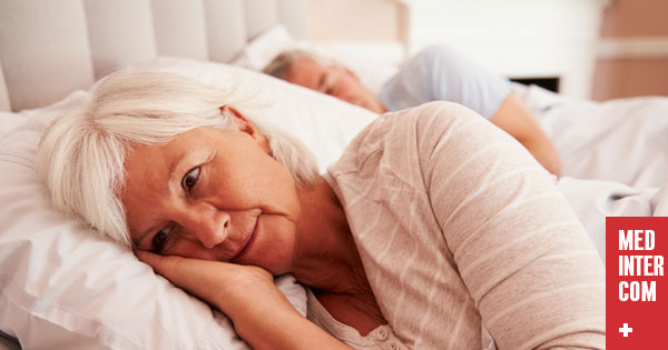 Нарушения сна, возможно, увеличивают риск возникновения болезни Альцгеймера